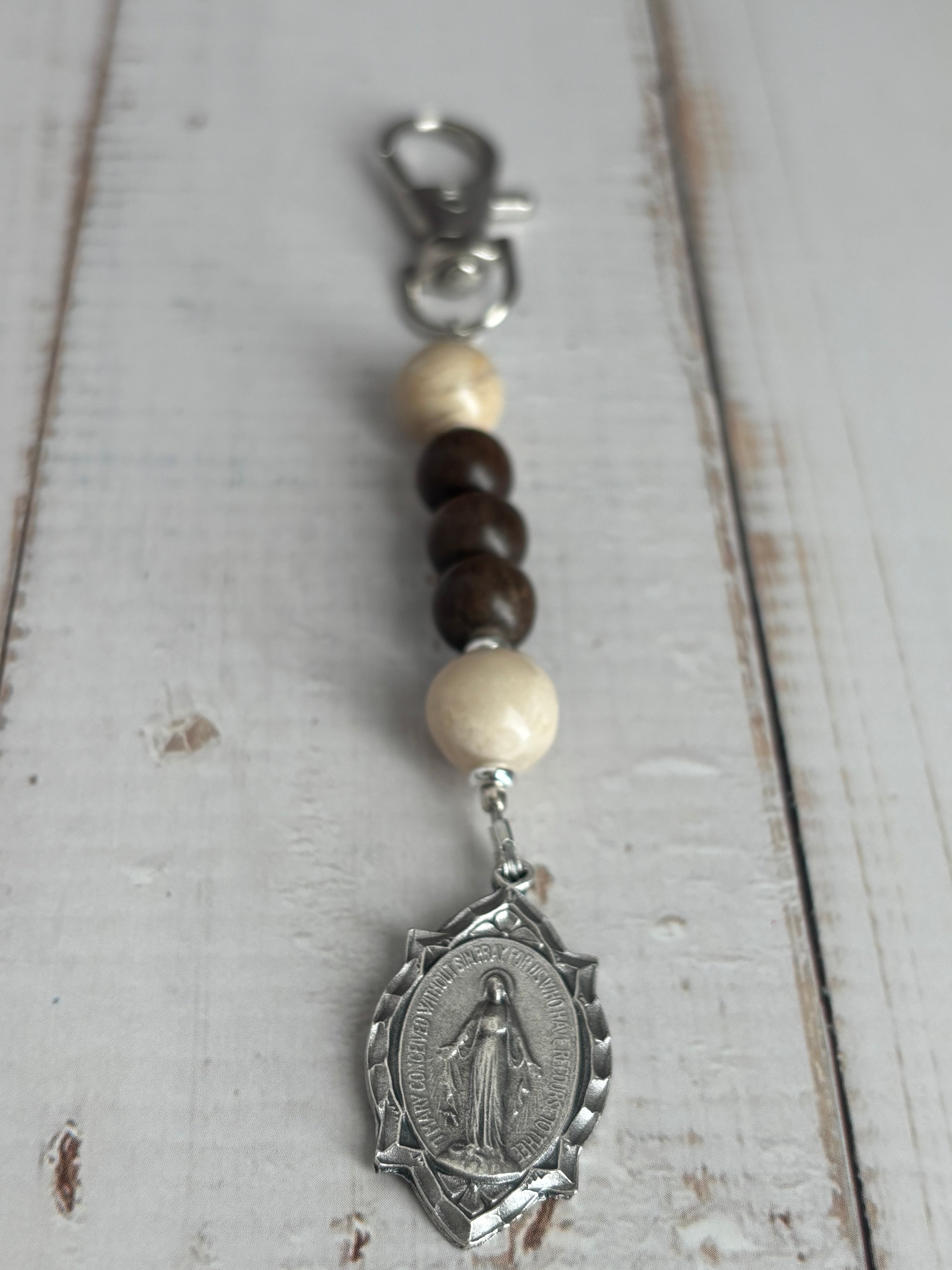 Silent Guardian - Keychain